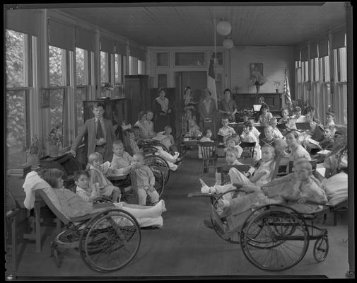 Good Samaritan Hospital, 310-330 South Limestone; handicapped childrens' ward, group photo