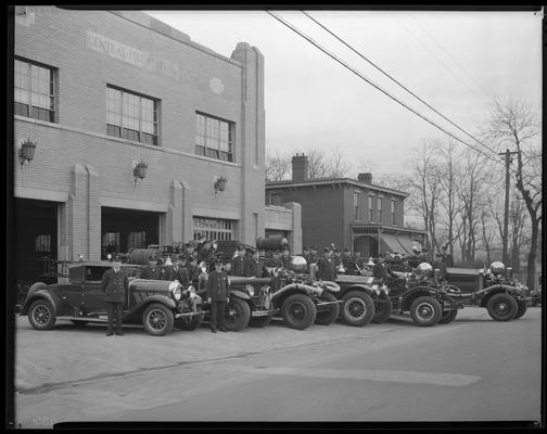 Lexington Fire Department, East 3rd (Third) Street; group of trucks and men (Central Fire Station)