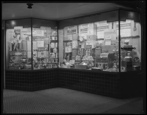 Van Deren Hardware Company, 340 West Main; exterior window