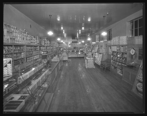 Piggly Wiggly; interior