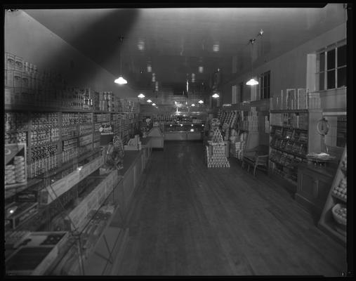 Piggly Wiggly; interior