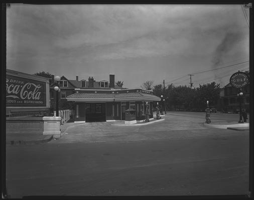 Gulf Refining Company gas station; 600 West Main