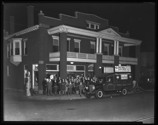 L.F. Rue Grocery, 662 East Main; exterior (Bond Bread truck)