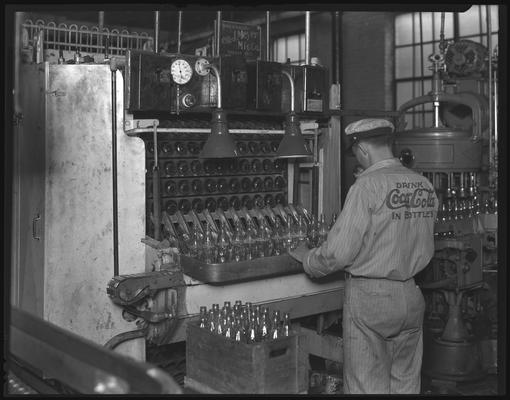 Coca-Cola Bottling Works, 541 West Short; interior (George J. Meyer Company machine)