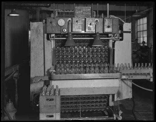 Coca-Cola Bottling Works, 541 West Short; interior (George J. Meyer manufacturing company machine)