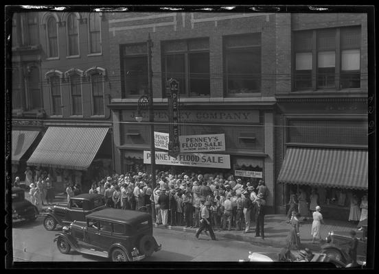 JC Penney Company, 314-316 West Main; exterior crowd, Flood Sale