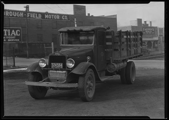 Swift & Company (wholesale dairy), 115-121 Shreve Avenue; trucks