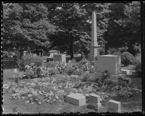 Edith Bain; grave