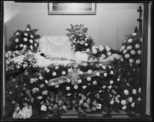 Hickey, Mrs. Jon (corpse); Kerr Brothers Funeral Home, 465 East Main