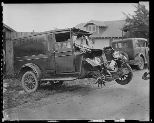 Maryland Casualty Company; wrecked truck (Glen Hill Dairy; Niles, KY), exterior (George O. Streit )