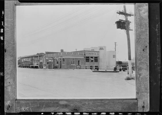 Lexington Oil Company; exterior (gas, service station) (Amalie Pennsylvania Motor Oil)