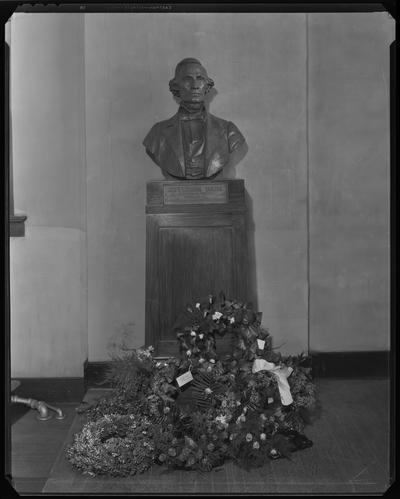 Jefferson Davis; bust at Transylvania College