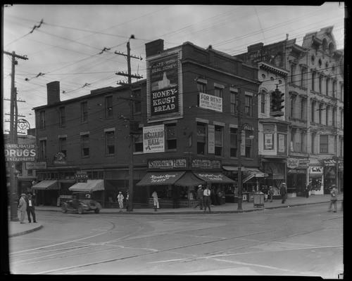 Snyder's Hats Building, 100 West Main; J. D. Green; New York Life Insurance Company: southwest corner of Main and Limestone