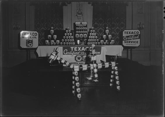 Indian Refining Company (filling, gas station); Texaco, Havoline displays