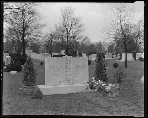 William Meredith King, Angele Marie Courregelongue; grave stone