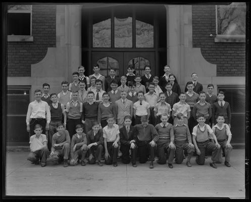 Lexington Junior High School (350 North Limestone and 4th, Fourth), groups: boys