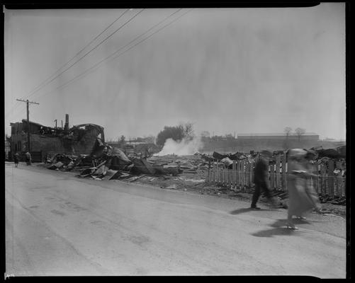 James E. Pepper Company (bourbon whiskey distillery); fire scenes, wreckage