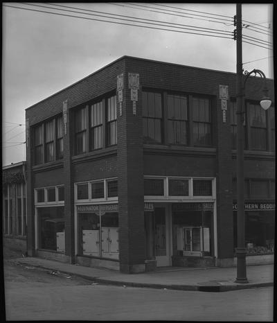 Southern Bedding Company, 415-419 West Main; exterior, building