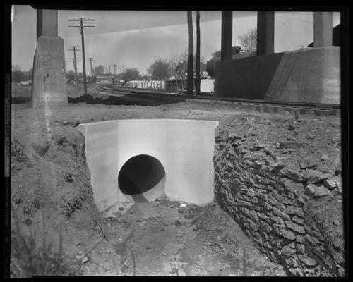 Carey-Reed Construction Company (City of Lexington, Station 0+00, Looking North on Evans Street Trunk Sewer, Contract No. 9)