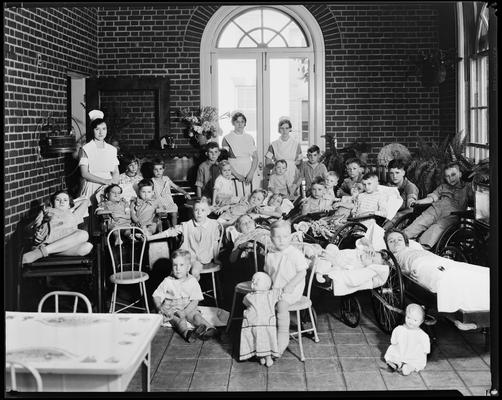 Good Samaritan Hospital, 310-330 South Limestone; disabled children group portrait (handicapped)