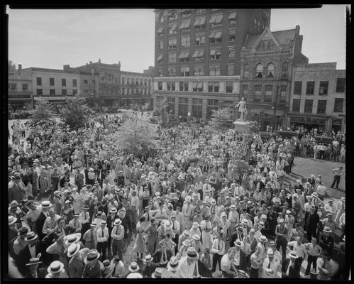 Democratic Speaking; group (near Fayette County Courthouse, at Cheapside) (Plaza Barber Shope, University Bookstore)