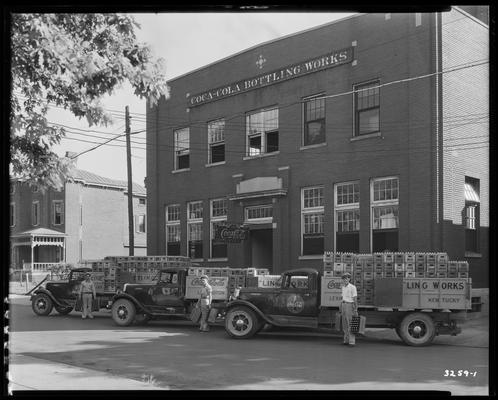 Coca-Cola Bottling Works (541 West Short); International Harvester Company; trucks