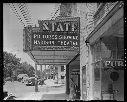 State Theatre (movie theater), West Main, Richmond, KY; exterior, marquee from street