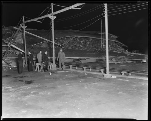 James E. Pepper Company (bourbon whiskey distillery); collapsed warehouse