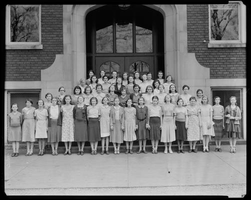 Henry Clay School, 701 East Main; women on steps of building
