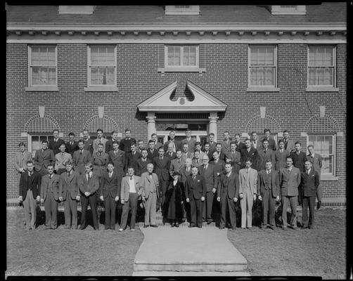 Sigma Chi house; exterior, group