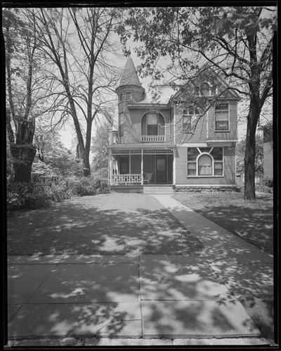 Miss Schmidt's house; exterior