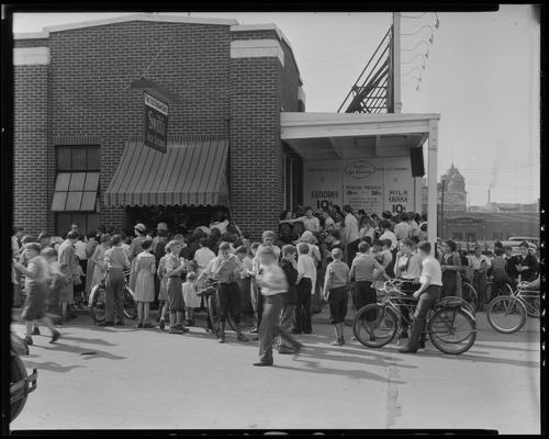 Swift & Company (wholesale dairy, ice cream shop), 115-121 Shreve Avenue; group