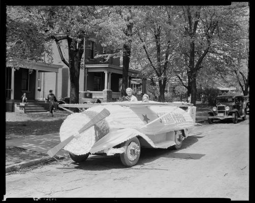 Delta Delta Delta; May Day float (