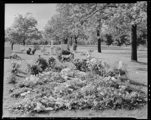 Day, Mrs. J.; grave of Mr. Day