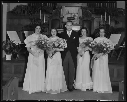 Adath Israel Temple, 130 North Ashland Avenue; group (bridesmaids?)