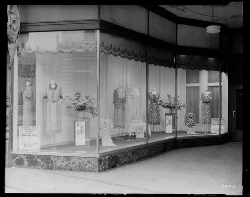 B.B. Smith & Company, 264 West Main; exterior window (