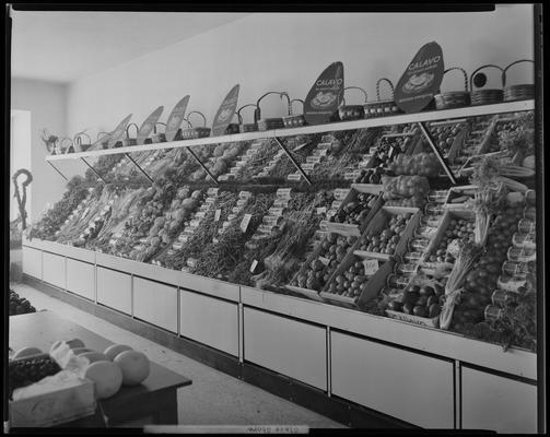 Glass Cash Store, (Grocery Store); East Main & Walton; interior produce along wall