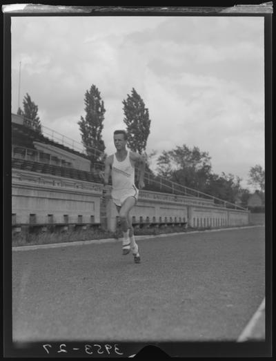 University of Kentucky Track Team (1939 Kentuckian), individual running