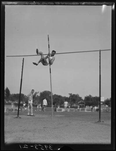 University of Kentucky Track Team (1939 Kentuckian), individual, pole vault