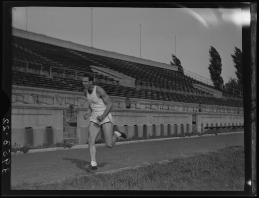 University of Kentucky Track Team (1939 Kentuckian), individual, running