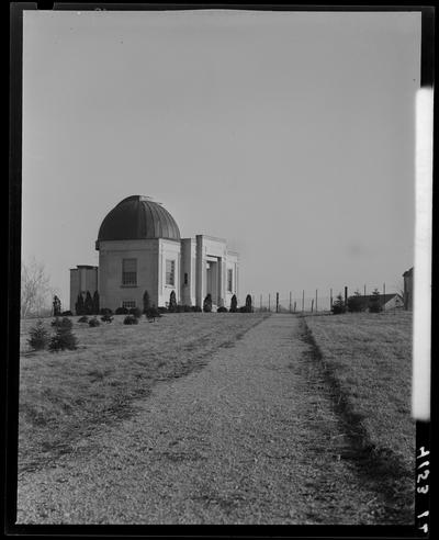 Campus Scenes; 1939 Kentuckian) (University of Kentucky), exterior, observatory