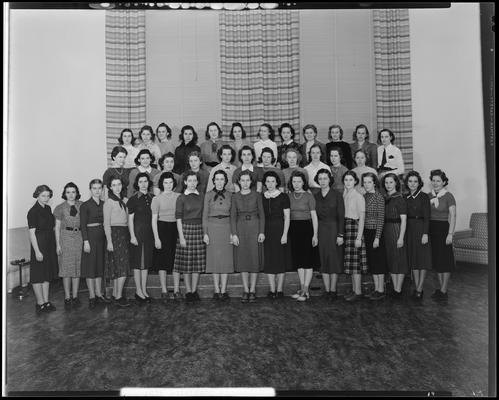 Sophomore Commission (1939 Kentuckian) (University of Kentucky); interior, group portrait