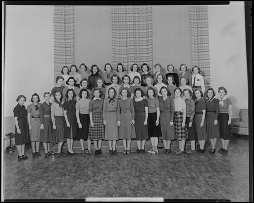 Sophomore Commission (1939 Kentuckian) (University of Kentucky); interior, group portrait