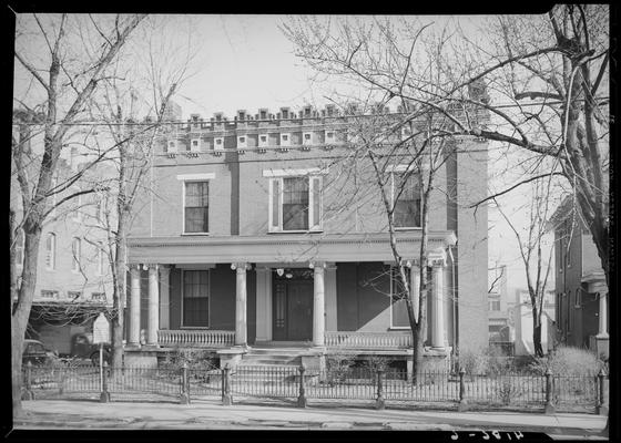 Fraternity House (1939 Kentuckian) (University of Kentucky); Beck House, exterior front view of house and sidewalk from the street, Beck House marker sign posted in the front yard