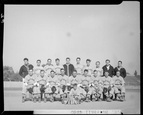 University of Kentucky Baseball, (1940 Kentuckian) (University of Kentucky); team group portrait
