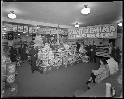 Baehr's Giant Market (508 and 874 West Main); 