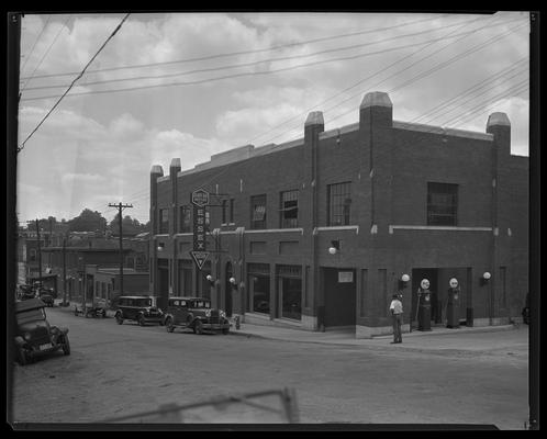 Geary-Gay Motor Company, Hudson-Essex service department; exterior from front of business, 119-125 North Eastern Avenue
