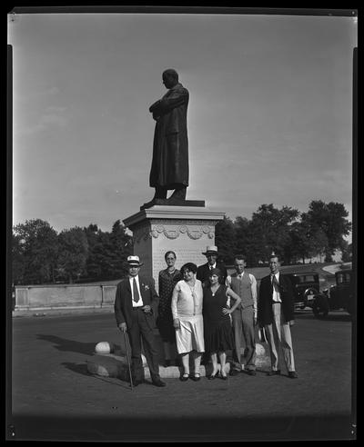Long, R.J. (Lafayette Studios); groups at Capitol, in front of Governor Goebel monument