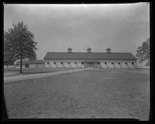 Calumet Farm; horse barn, exterior