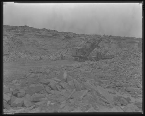 Central (Kentucky) Rock Company quarry, heavy machinery (Old Frankfort Pike?)